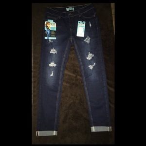 Dark booty shaping jeans